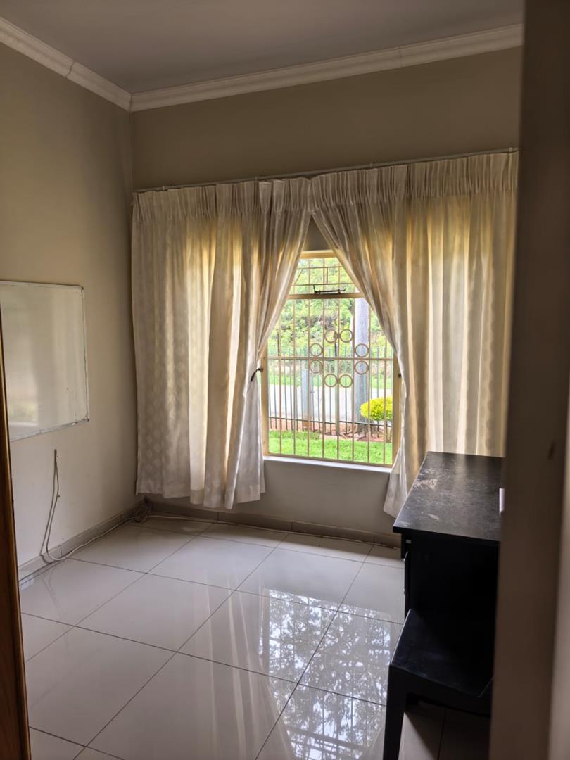 To Let 5 Bedroom Property for Rent in Elandsrand North West